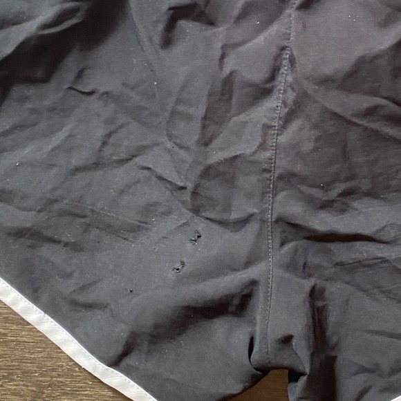 🎉Underarmour Athletic workout short Size xsmall - Picture 4 of 5